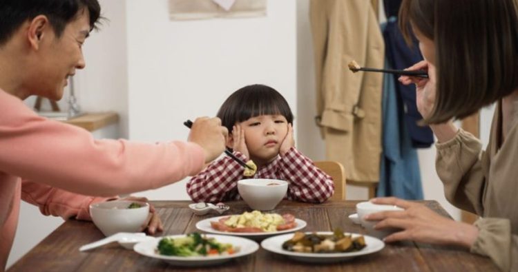 Cha mẹ cần làm gì khi con bị rối loạn ăn uống?